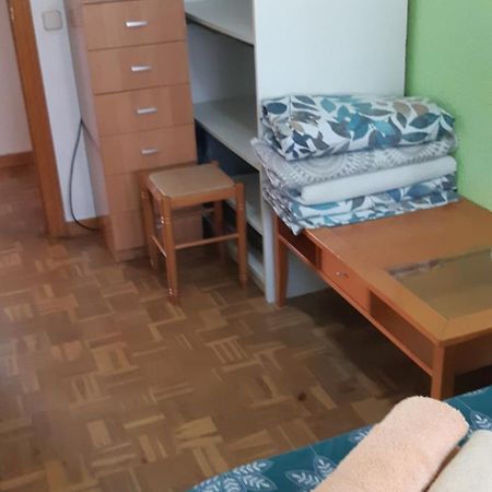 Habitacion Lcv Madrid Luaran gambar